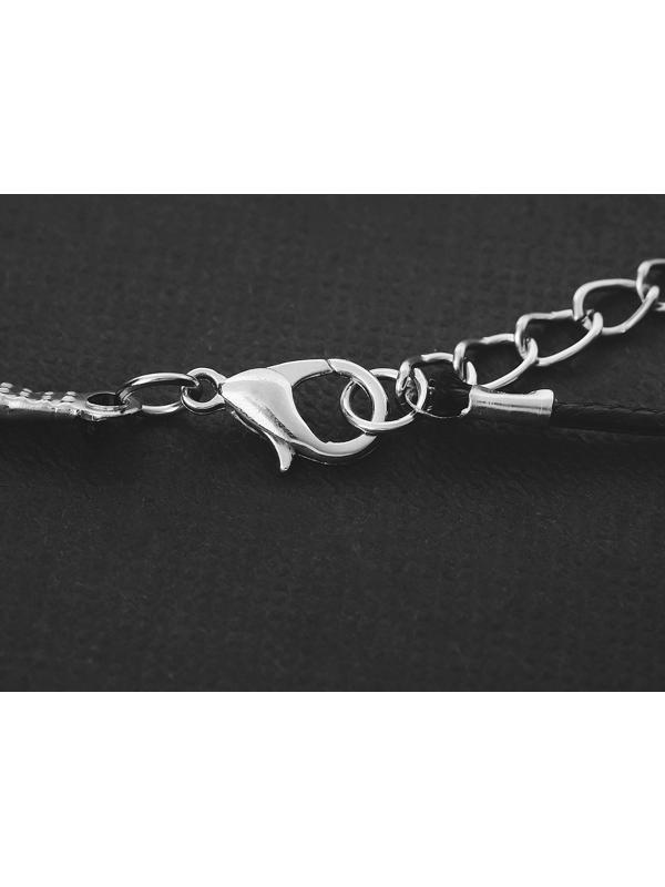 Кулон на шнурке 