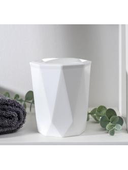 Подставка для зубных щёток «Призма», 9,5×9,5×11,5 см, цвет белый