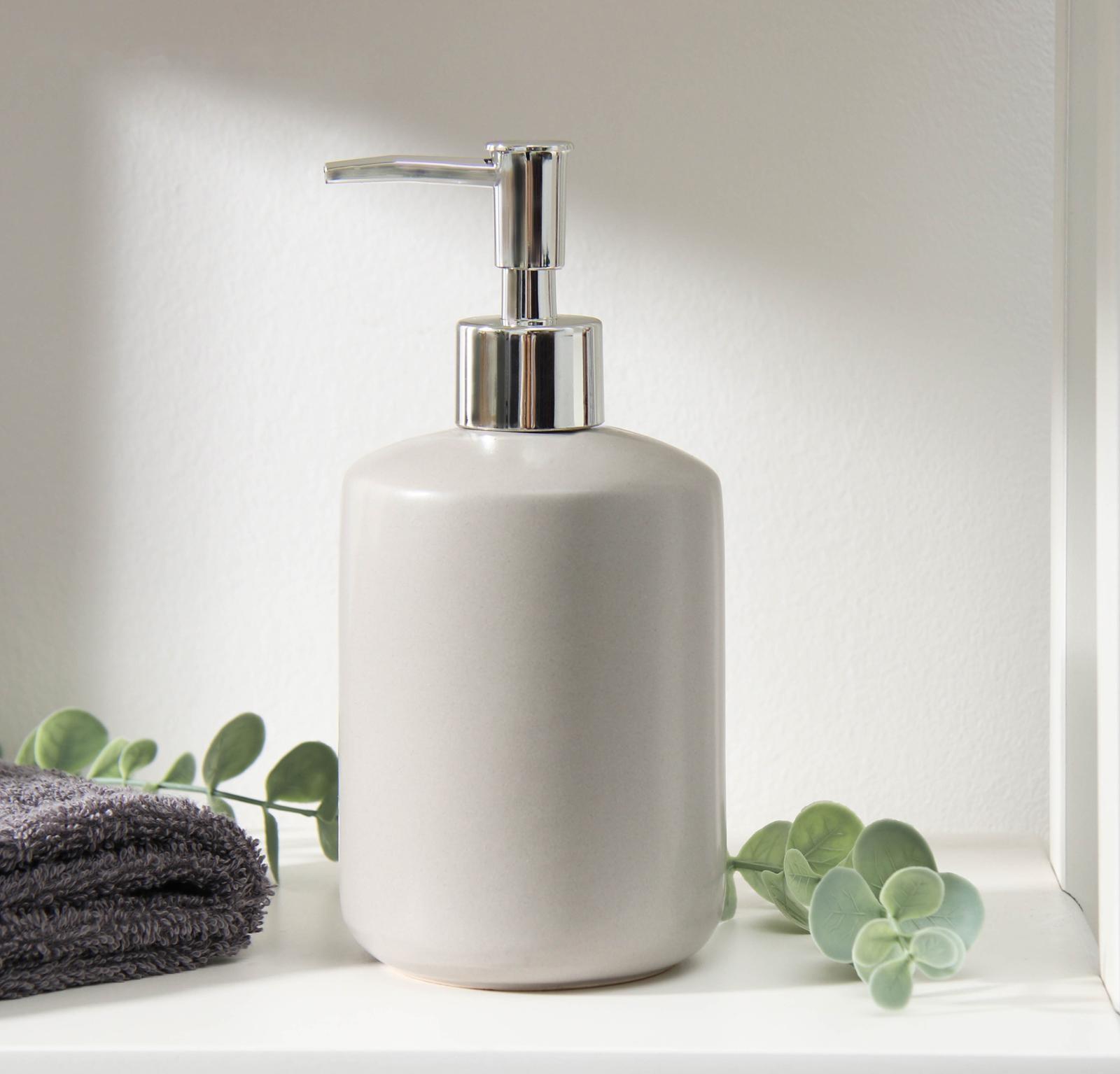 Дозатор для жидкого мыла «Тотем», 330 мл, цвет серый