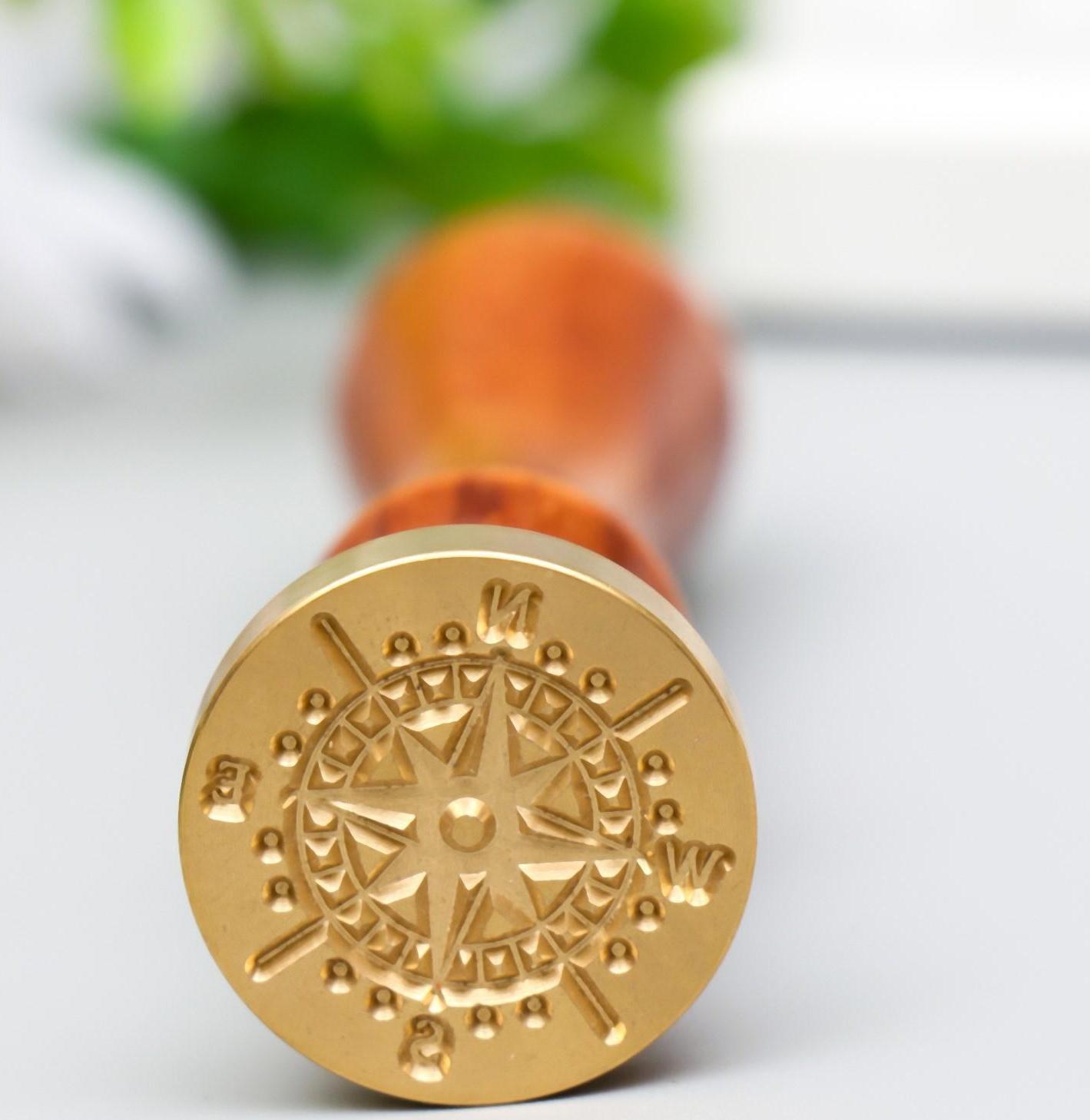 Печать для сургуча с деревянной ручкой 