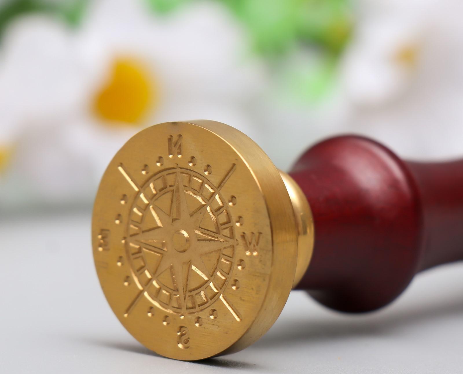 Печать для сургуча с деревянной ручкой 