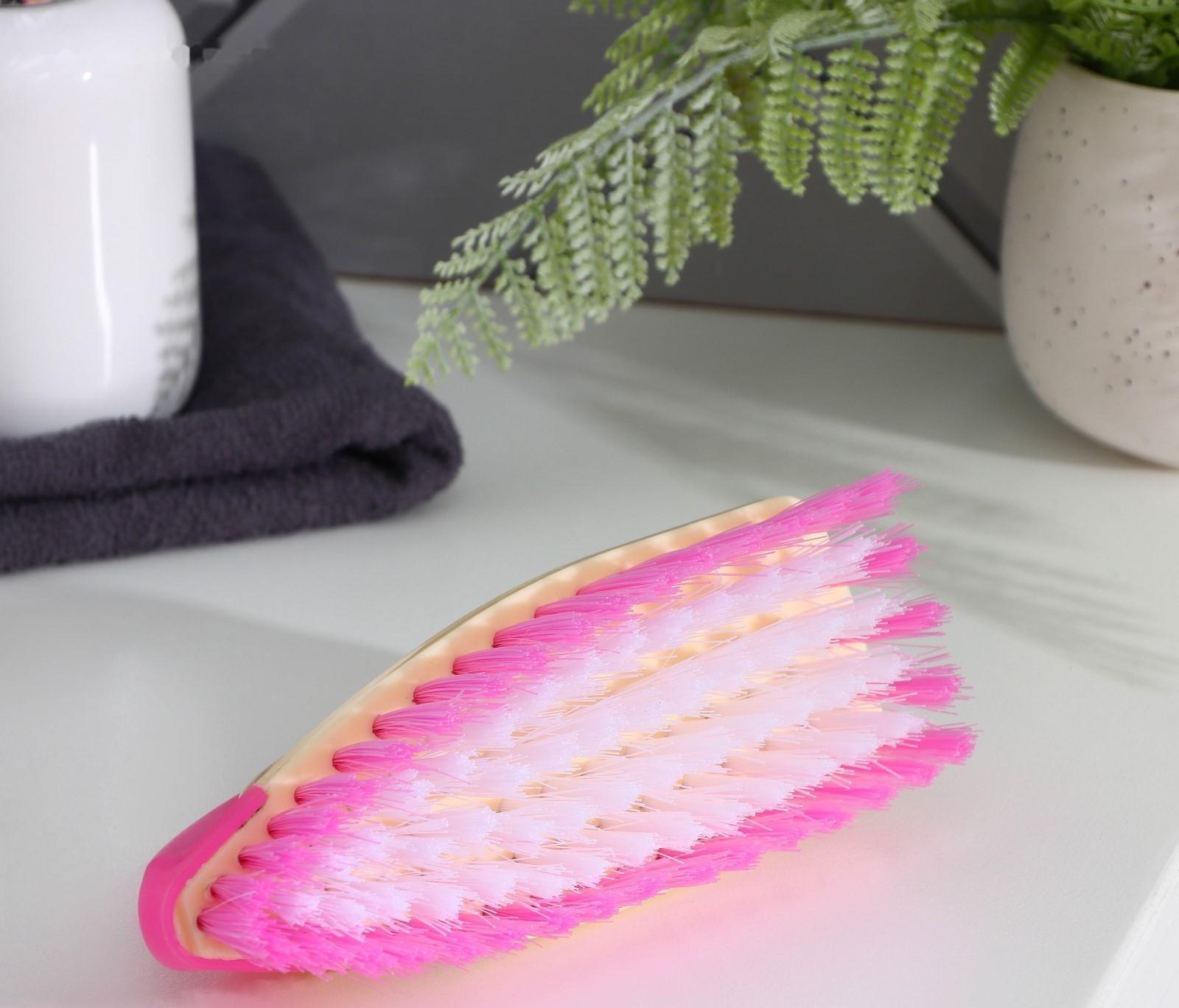 Щётка-утюжок Доляна, 17×6×8,5 см, цвет МИКС