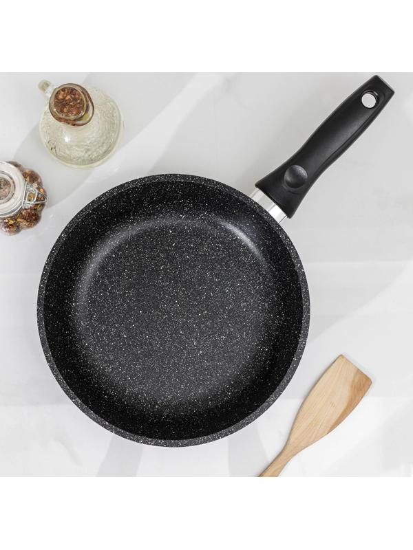 Сковорода Доляна «Элит», d=22 см, антипригарное покрытие, пластиковая ручка, цвет чёрный
