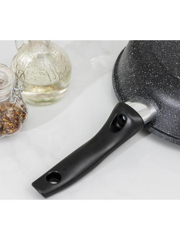 Сковорода Доляна «Элит», d=22 см, антипригарное покрытие, пластиковая ручка, цвет чёрный