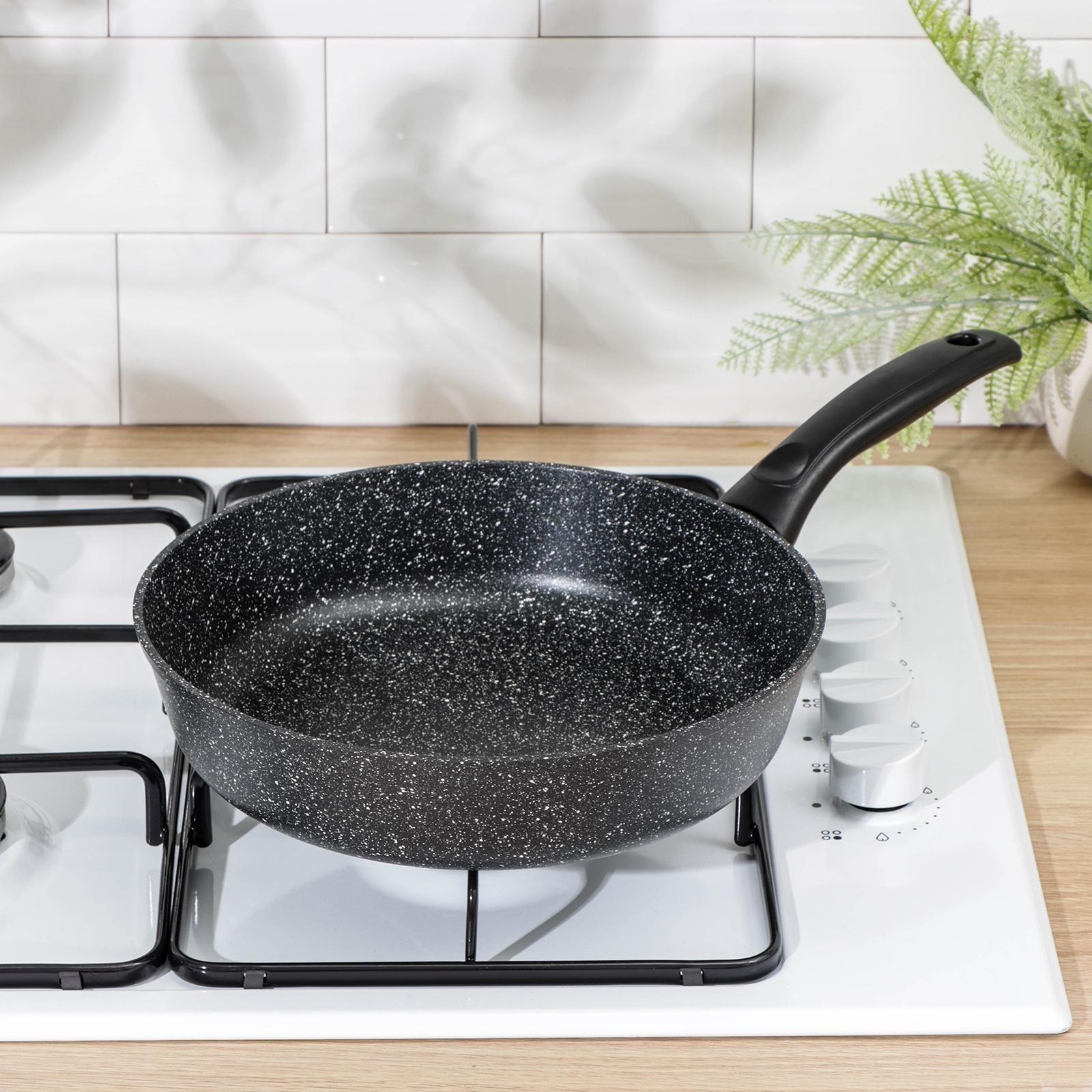 Сковорода Доляна «Элит», d=26 см, антипригарное покрытие, пластиковая ручка, цвет серый