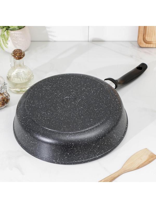 Сковорода Доляна «Элит», d=26 см, антипригарное покрытие, пластиковая ручка, цвет серый