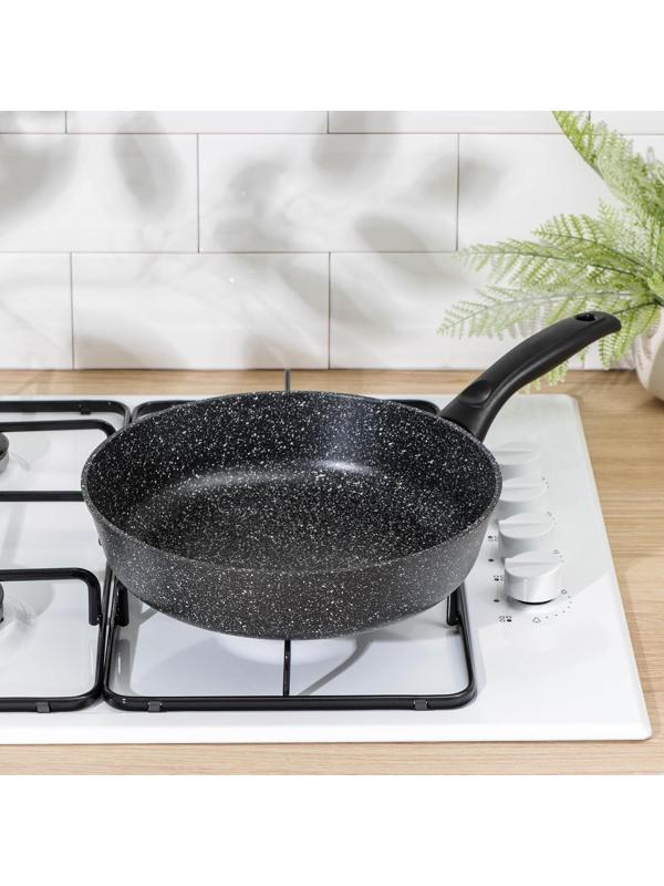 Сковорода Доляна «Элит», d=26 см, антипригарное покрытие, пластиковая ручка, цвет серый