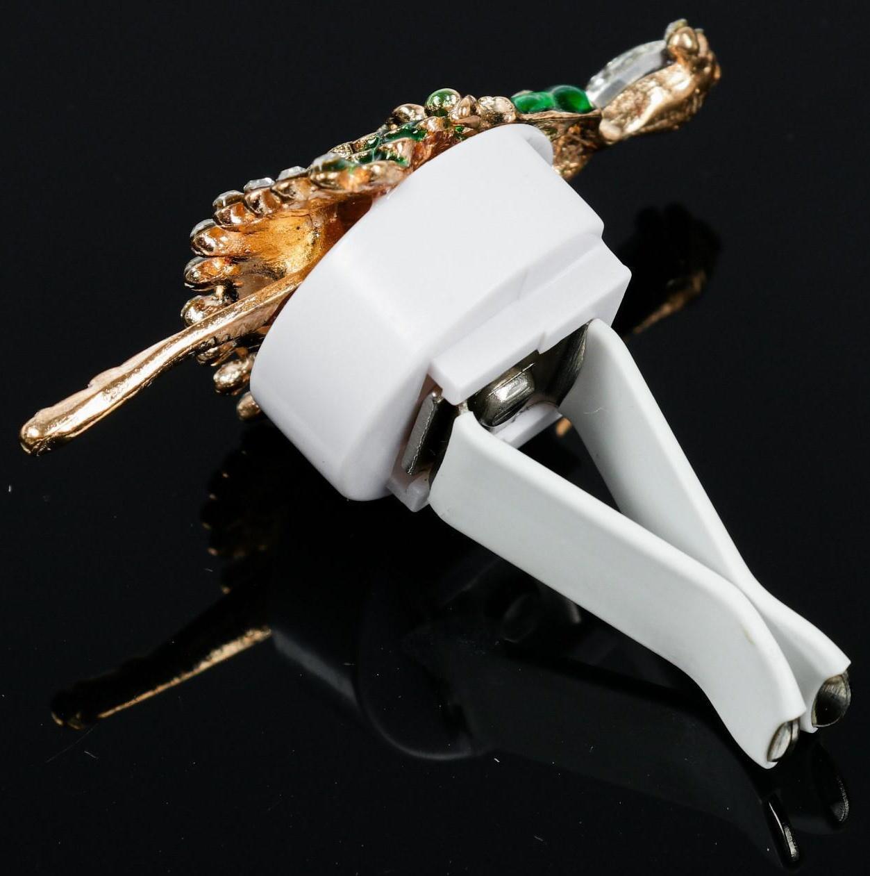 Украшение в дефлектор автомобиля 