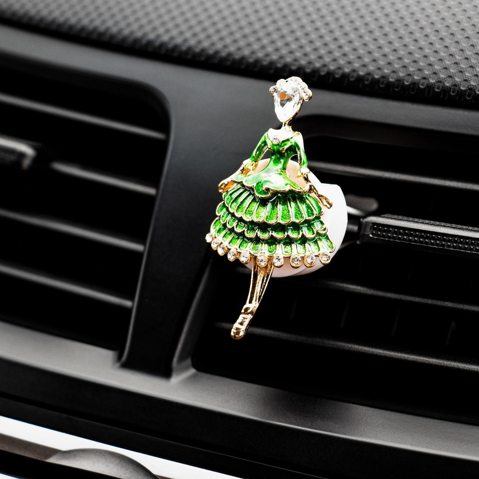 Украшение в дефлектор автомобиля 