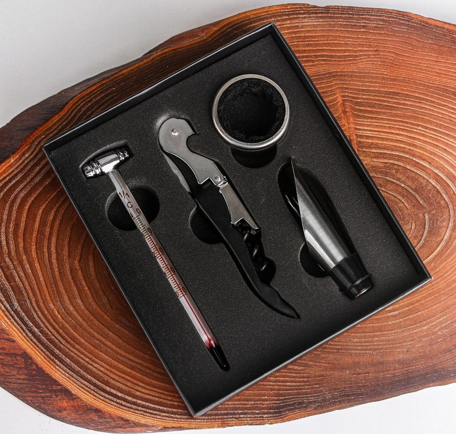 Подарочный набор штопор, аэратор, каплеуловитель, термометр «С Уважением»