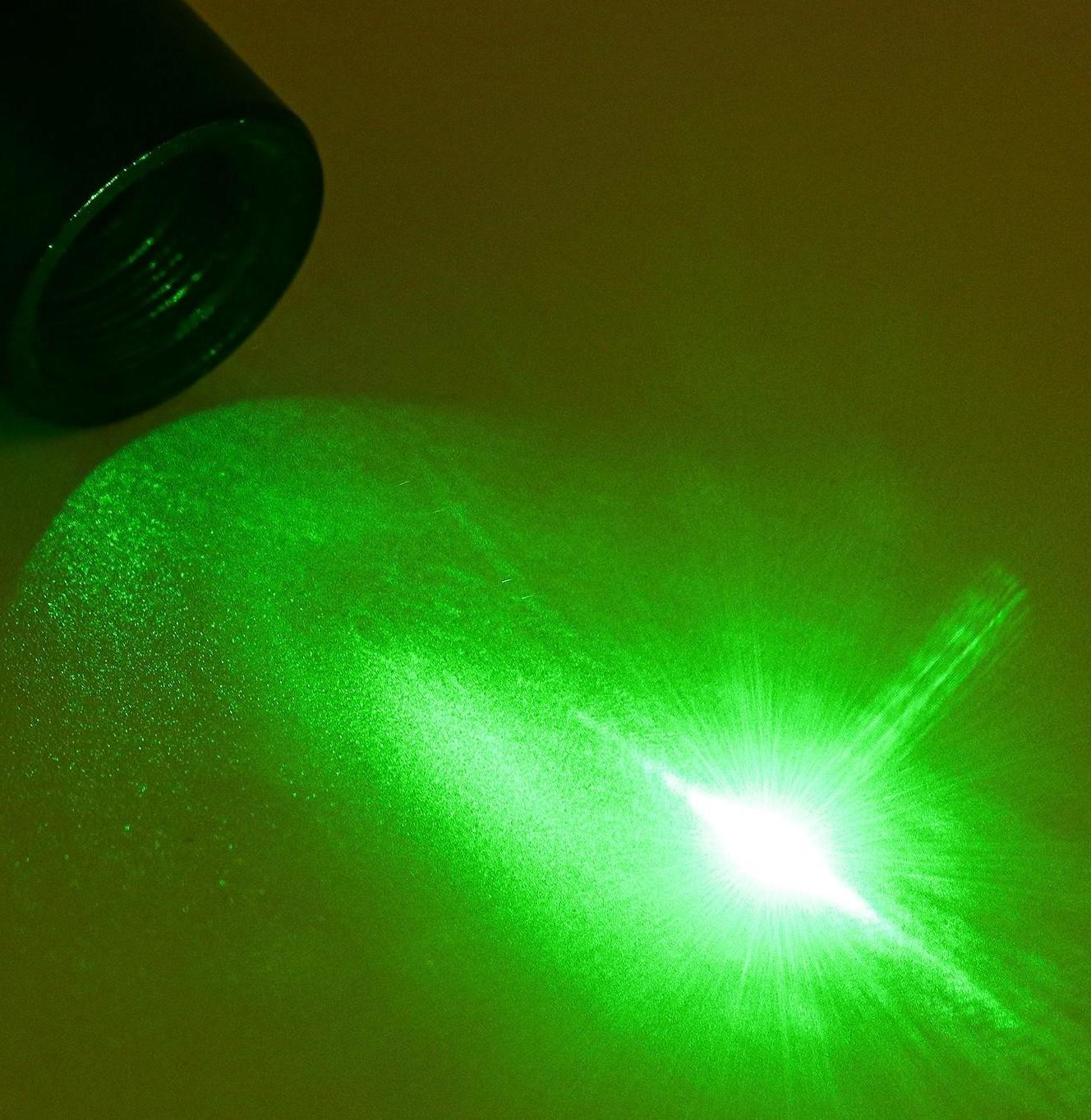 Лазерная указка 532 нм, 500 мАч, дальность до 1 км, USB, зеленый луч