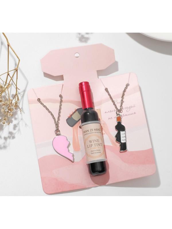 Набор 3 предмета: 2 кулона, тинт для губ 