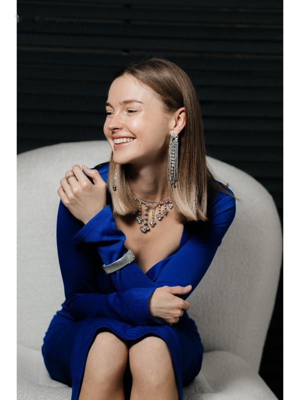 Серьги висячие со стразами 