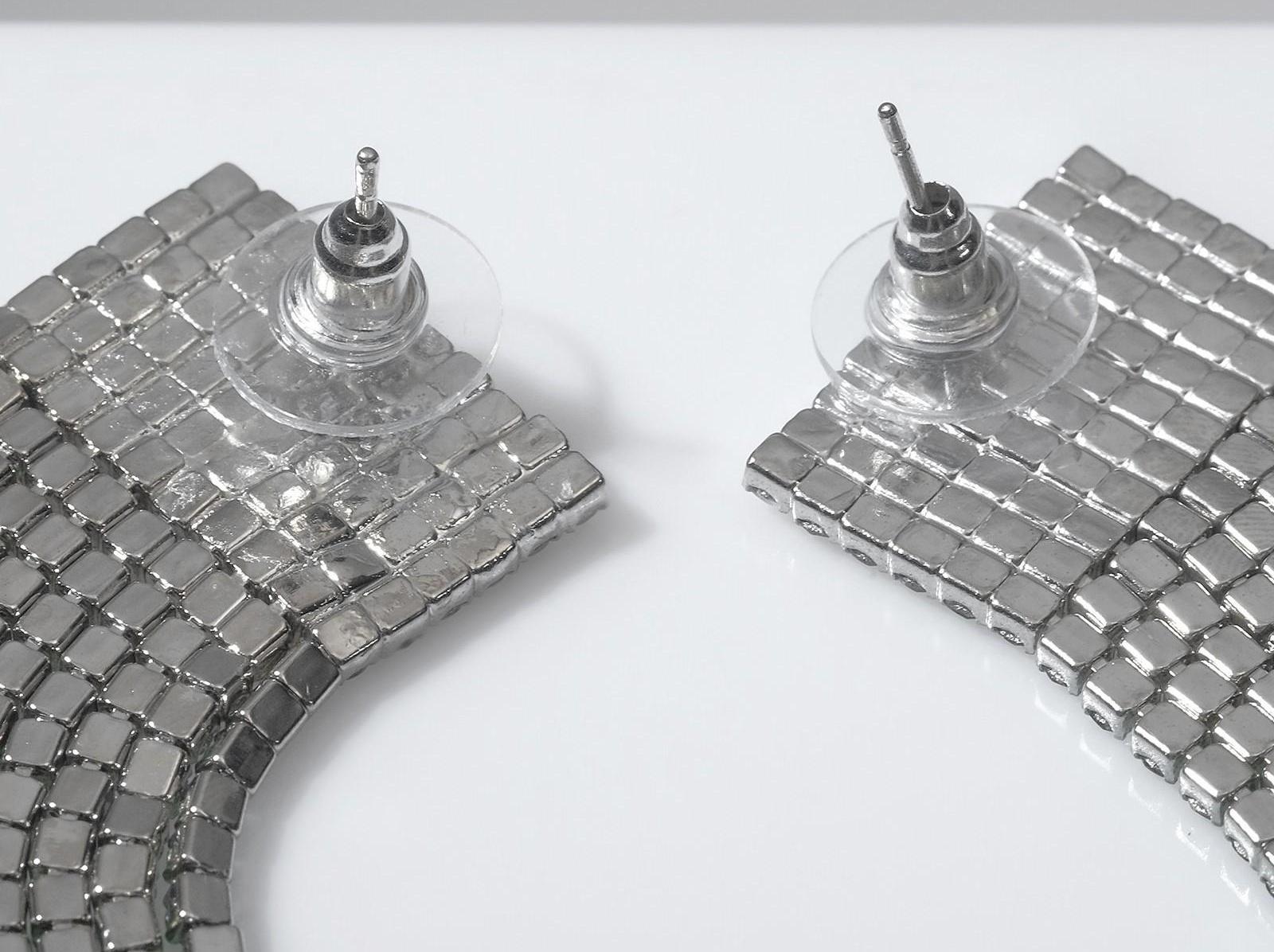 Серьги висячие со стразами 