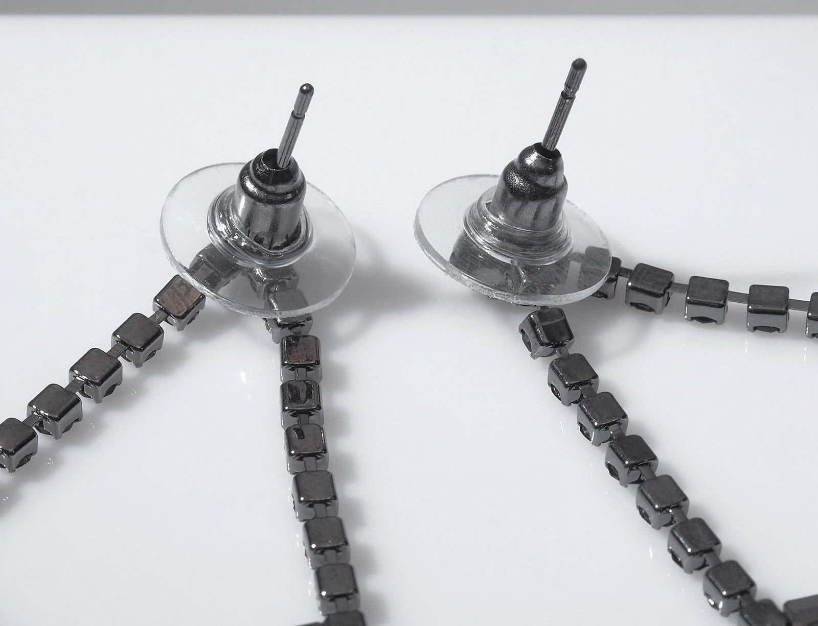 Серьги висячие со стразами 