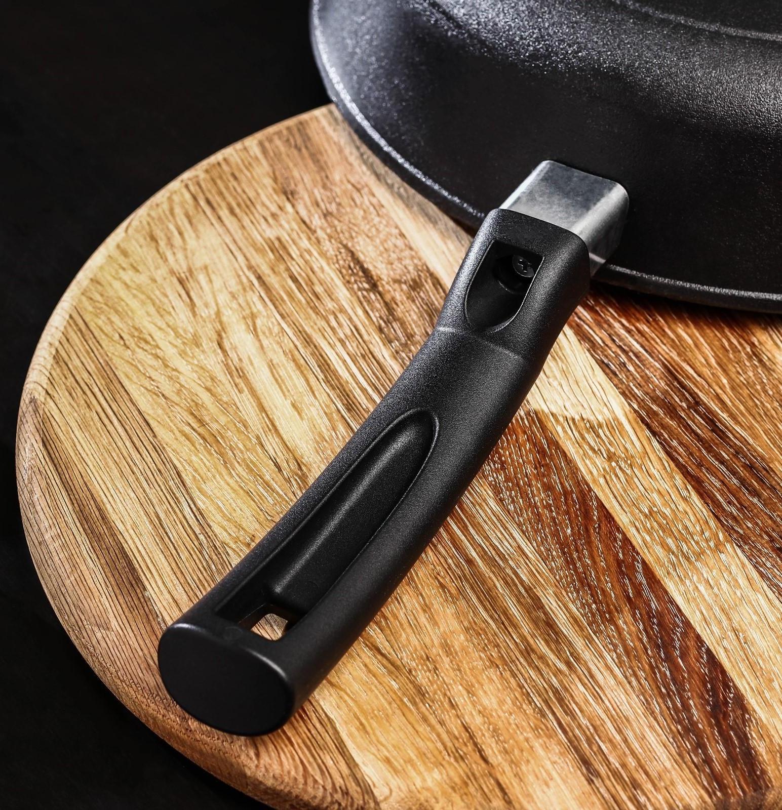 Сковорода литая чугунная Magma, d=28 см, h=6 см, пластиковая ручка