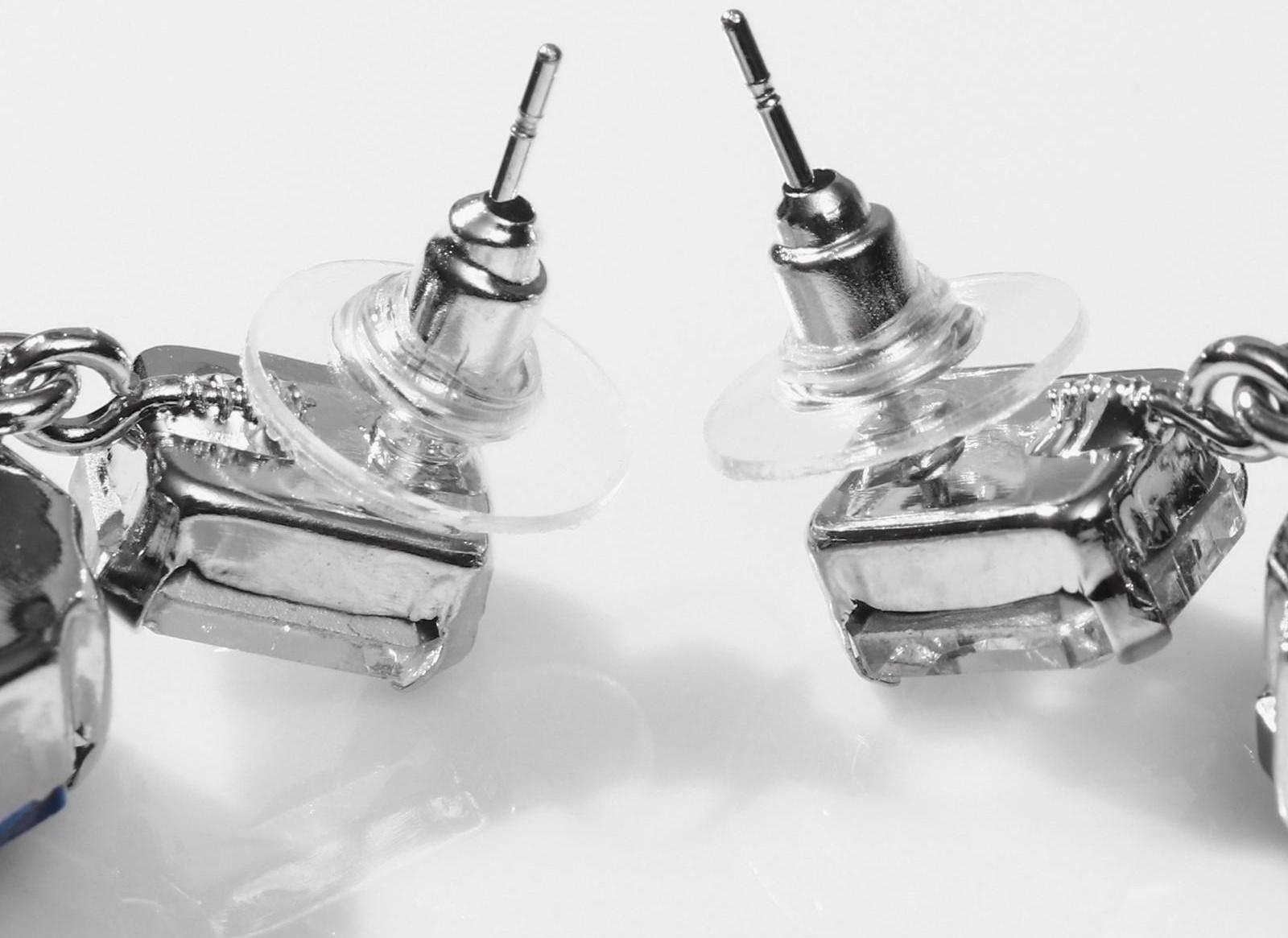 Серьги со стразами 