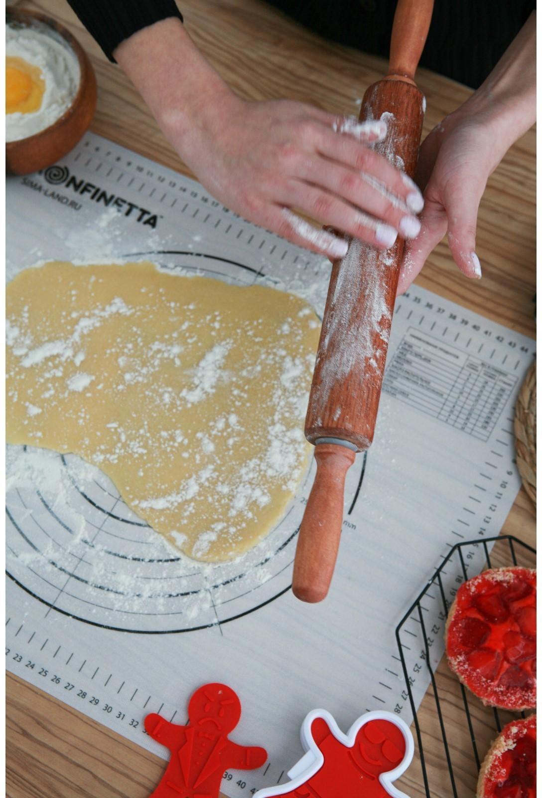 Скалка Magistro, 42×4,5 см, вращающаяся, с фигурными ручками, акация