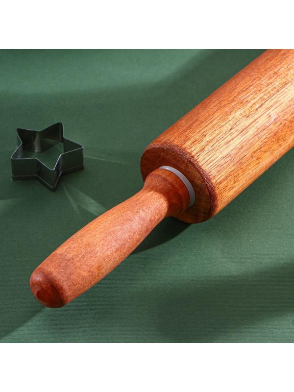 Скалка Magistro, 42×4,5 см, вращающаяся, с фигурными ручками, акация