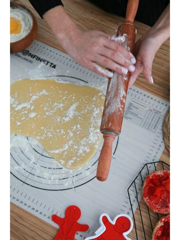 Скалка Magistro, 42×4,5 см, вращающаяся, с фигурными ручками, акация