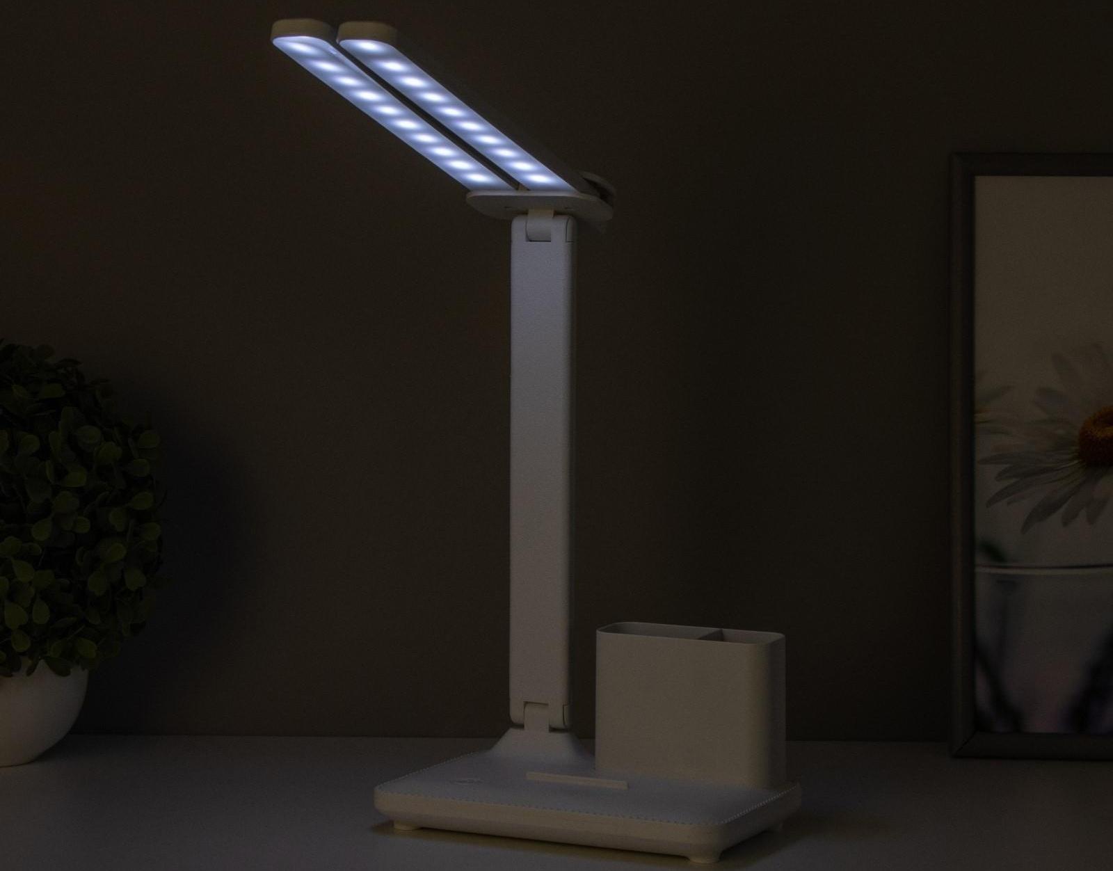 Настольная лампа сенсорная 