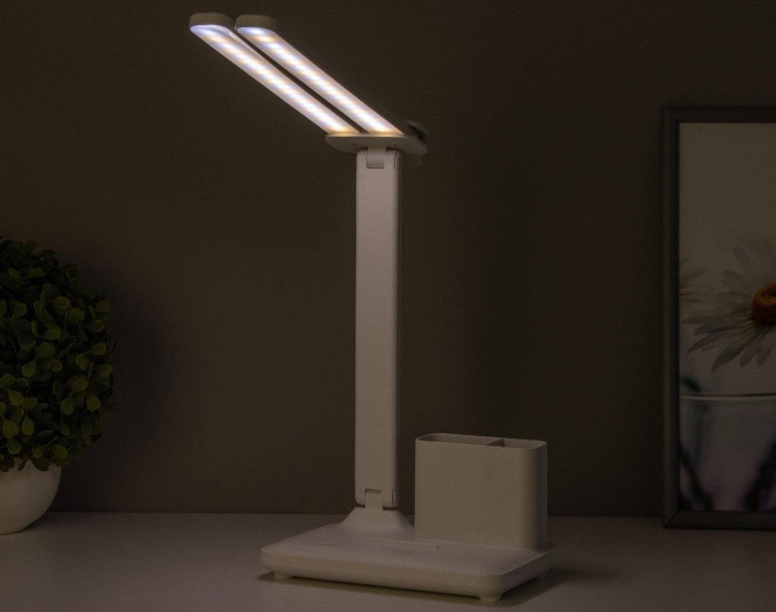 Настольная лампа сенсорная 