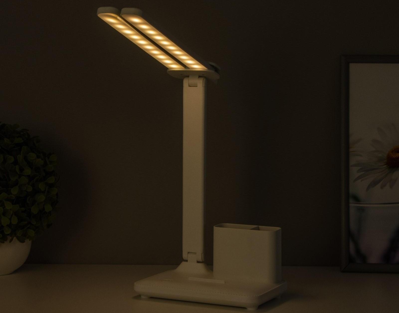 Настольная лампа сенсорная 