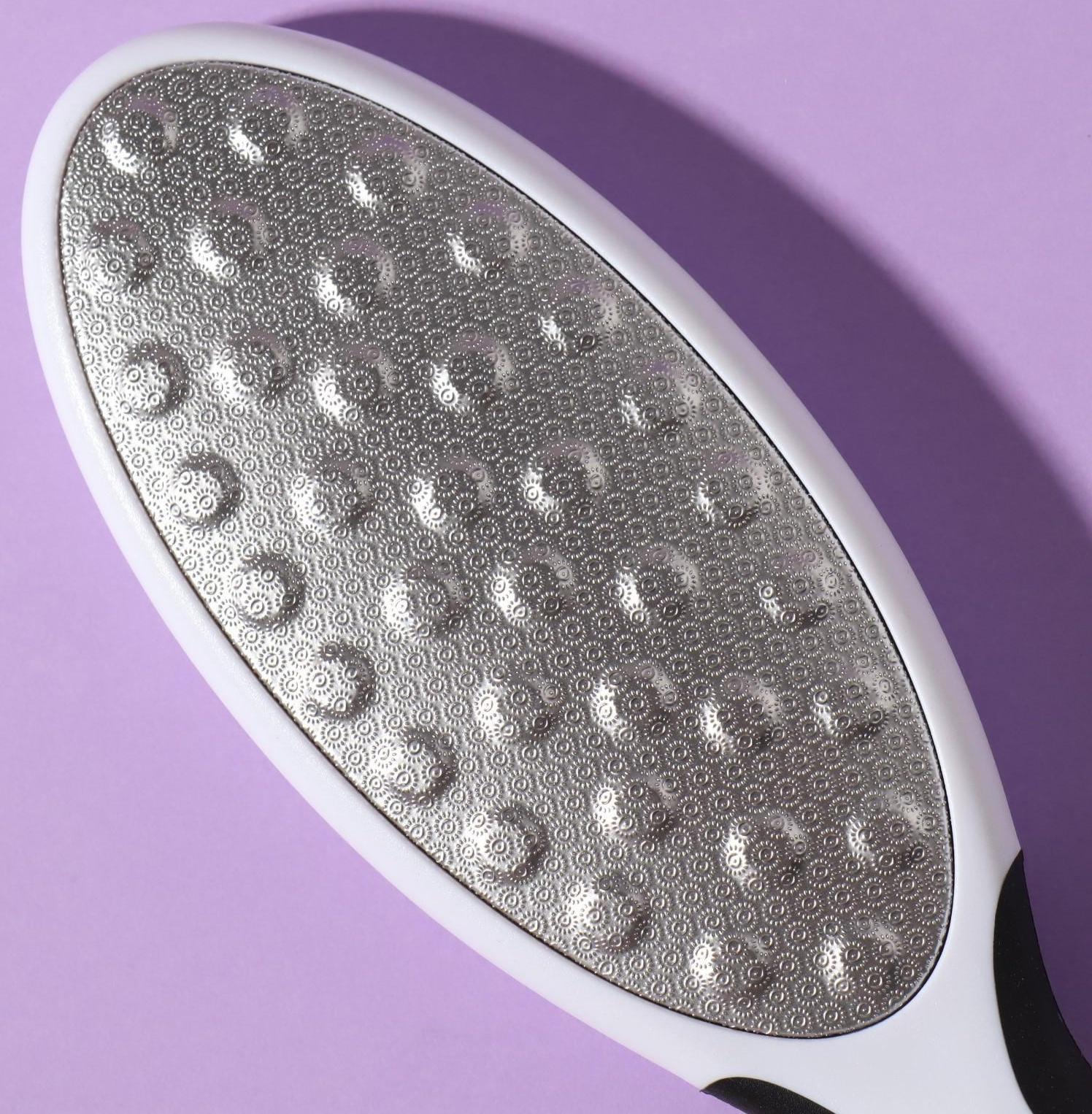 Тёрка для ног, лазерная, двусторонняя, прорезиненная ручка, 23 см, цвет чёрный/белый