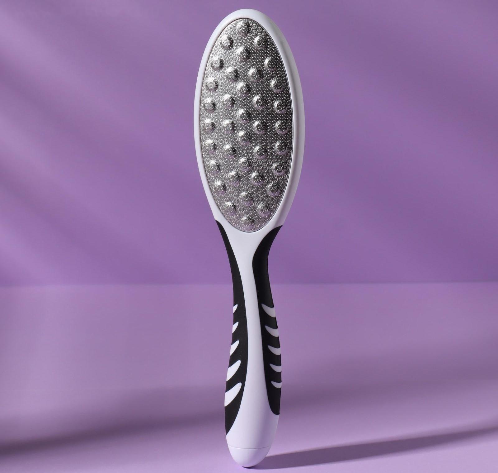 Тёрка для ног, лазерная, двусторонняя, прорезиненная ручка, 23 см, цвет чёрный/белый