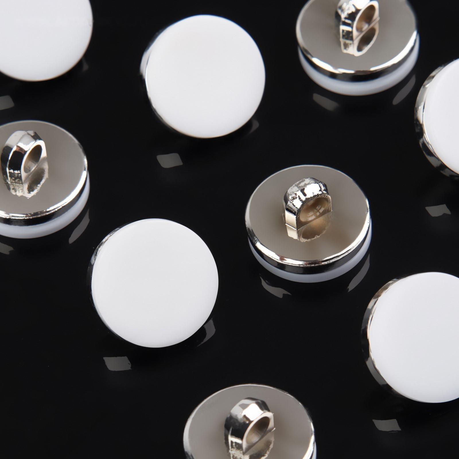 Набор пластиковых пуговиц на ножке, d = 15 мм, 10 шт, матовые, цвет белый/серебряный