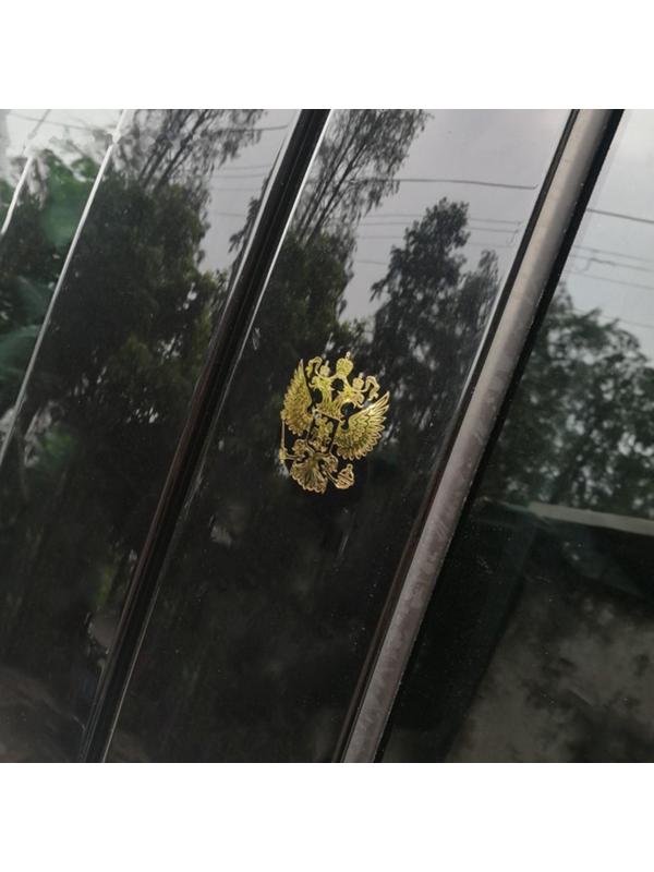 Наклейка на авто 