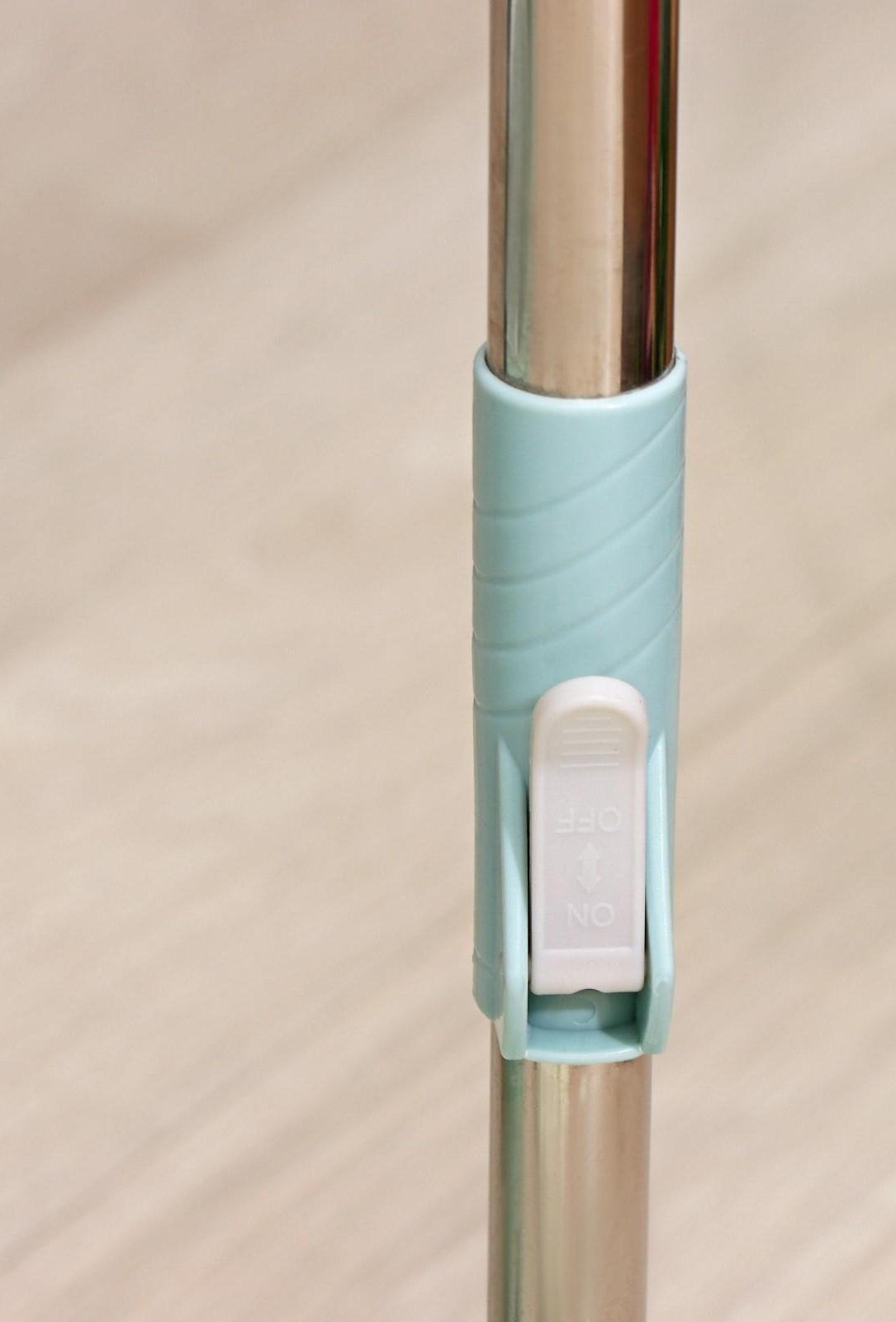 Швабра с отжимом и ведро с пластиковой центрифугой «Мини», 26×22 см, 7 л, телескопическая ручка 84-112 см, дополнительная насадка 15,5 см, цвет мятный