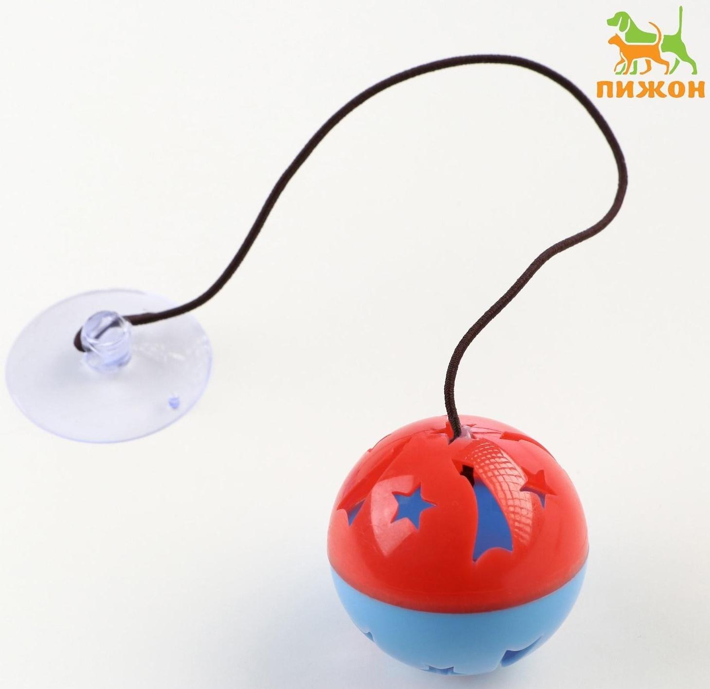 Шарик для кошек на присоске с бубенчиком 