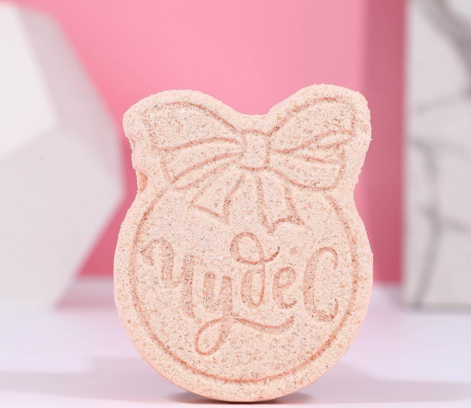 Бомбочка для ванны в форме елочного шара 135 г, аромат лаванды