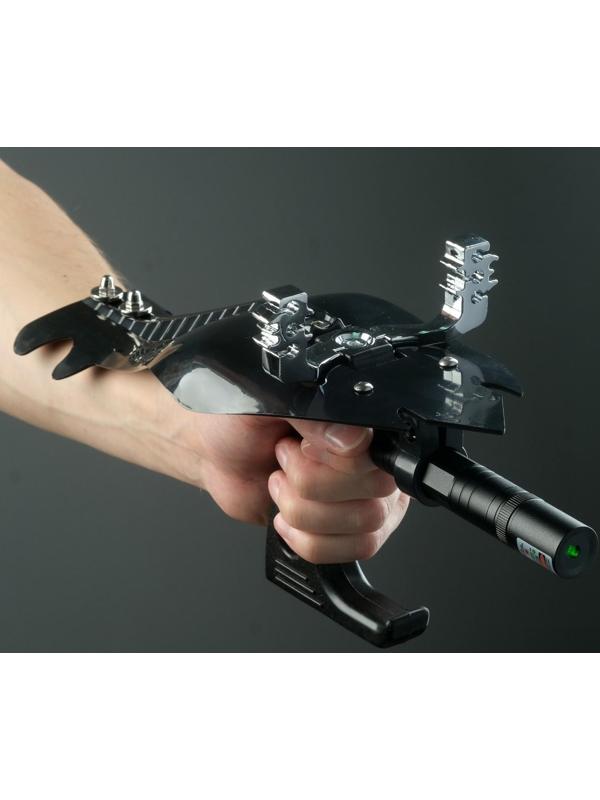 Рогатка с лазерным целеуказателем