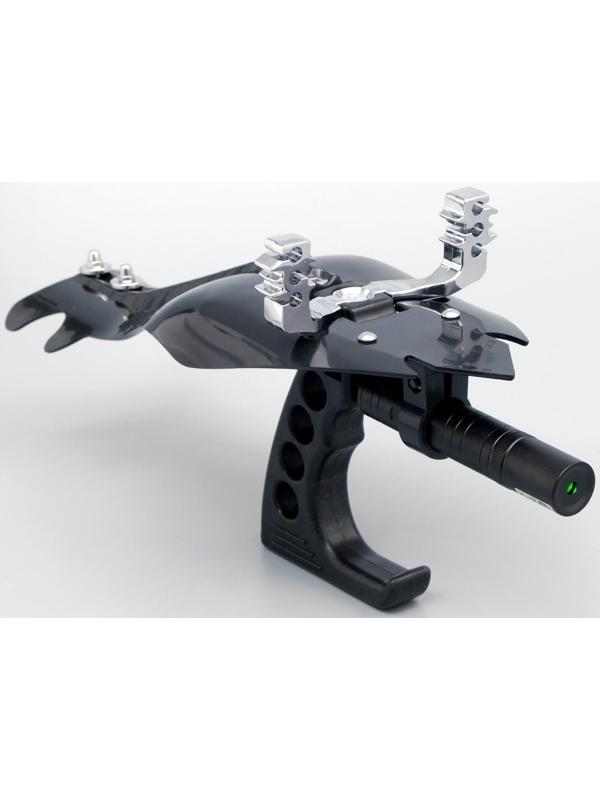 Рогатка с лазерным целеуказателем