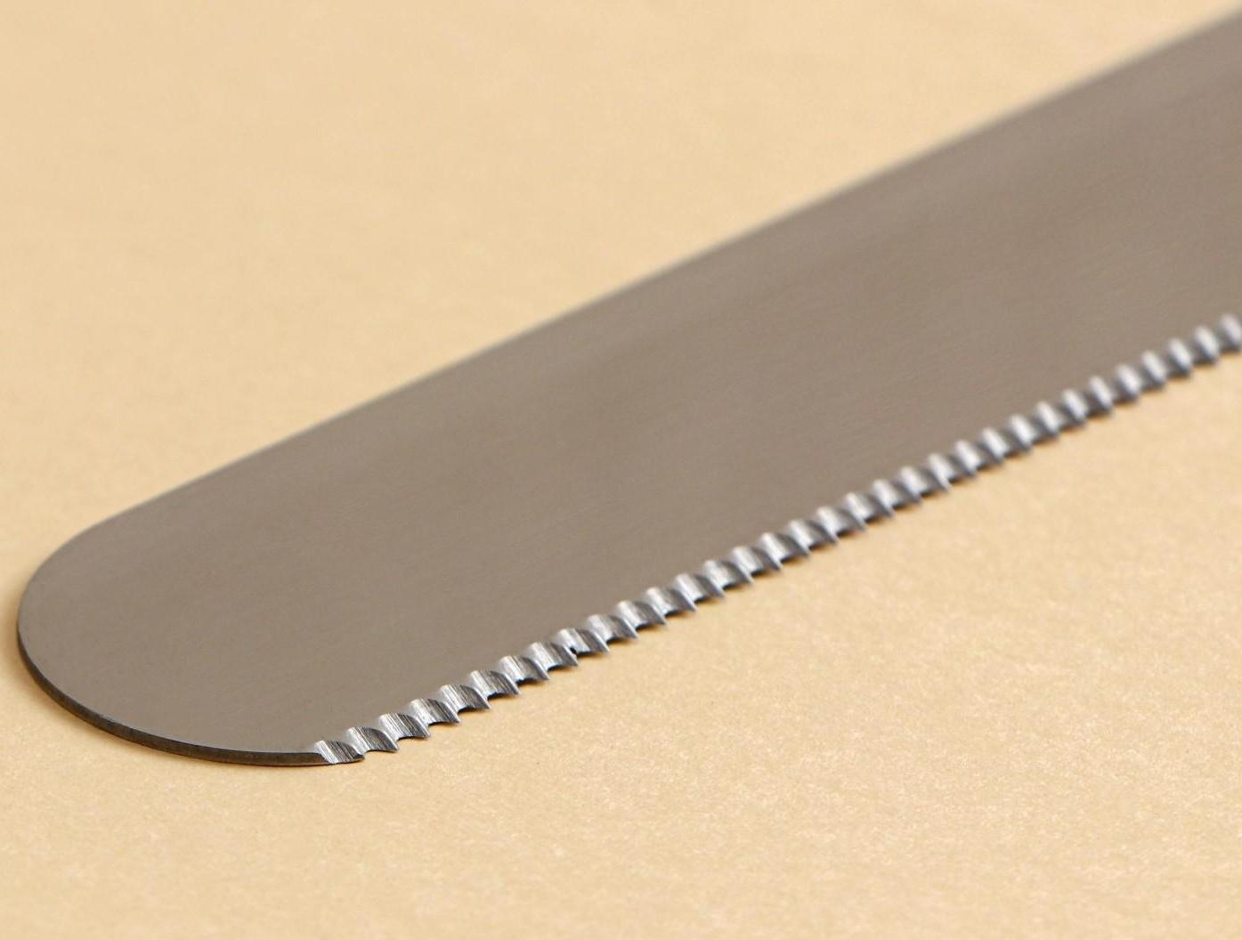 Нож для бисквита, мелкие зубцы, рабочая поверхность 29 см, ручка дерево