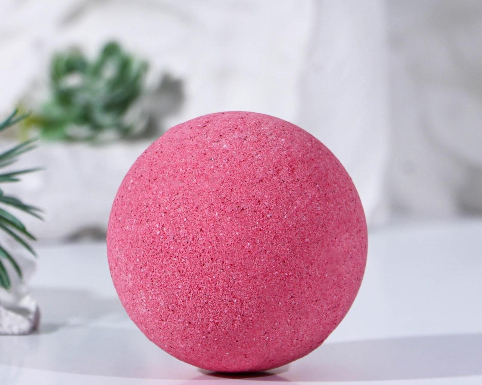 Бомбочка для ванны «Сочная вишня», 130 г