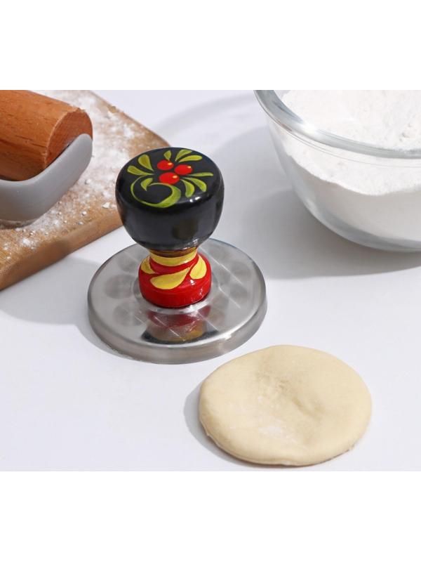 Форма для вареников металлическая, с деревянной ручкой