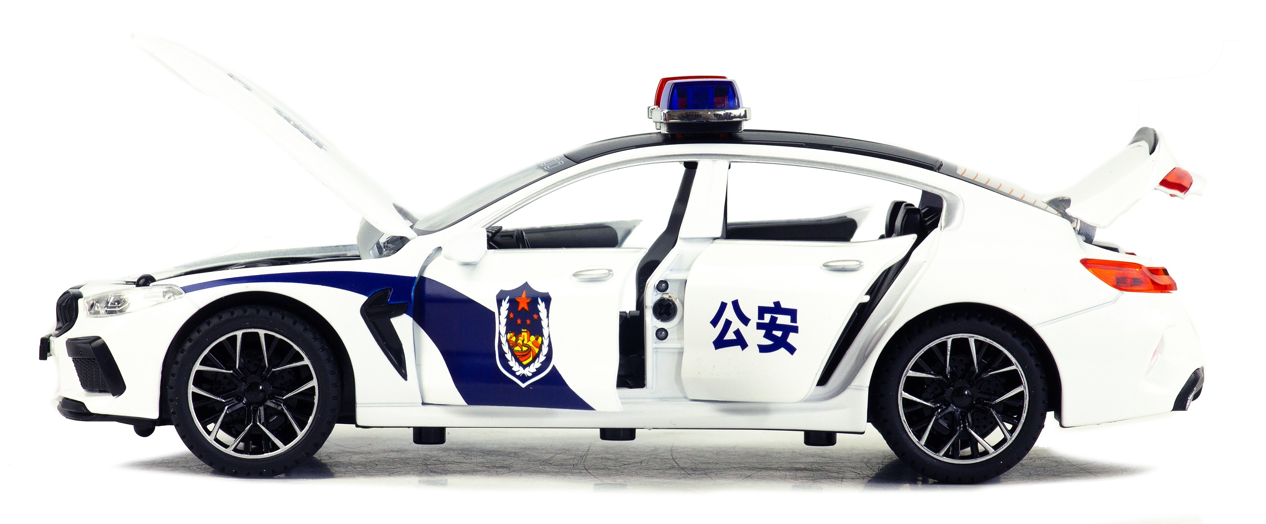 Металлическая машинка Model Car 1:24 «BMW M8 Полиция» А1900-172, 21 см., инерционная, свет, звук / Белый