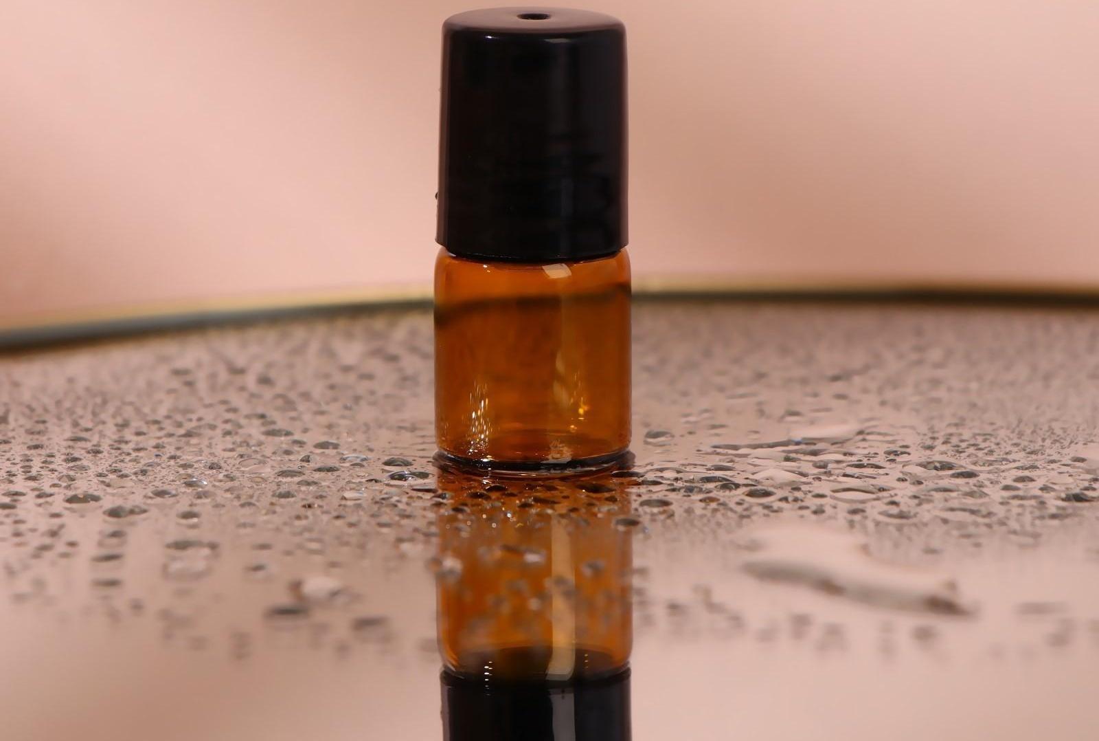 Флакон стеклянный для парфюма, с металлическим роликом, 2 мл, цвет коричневый/чёрный