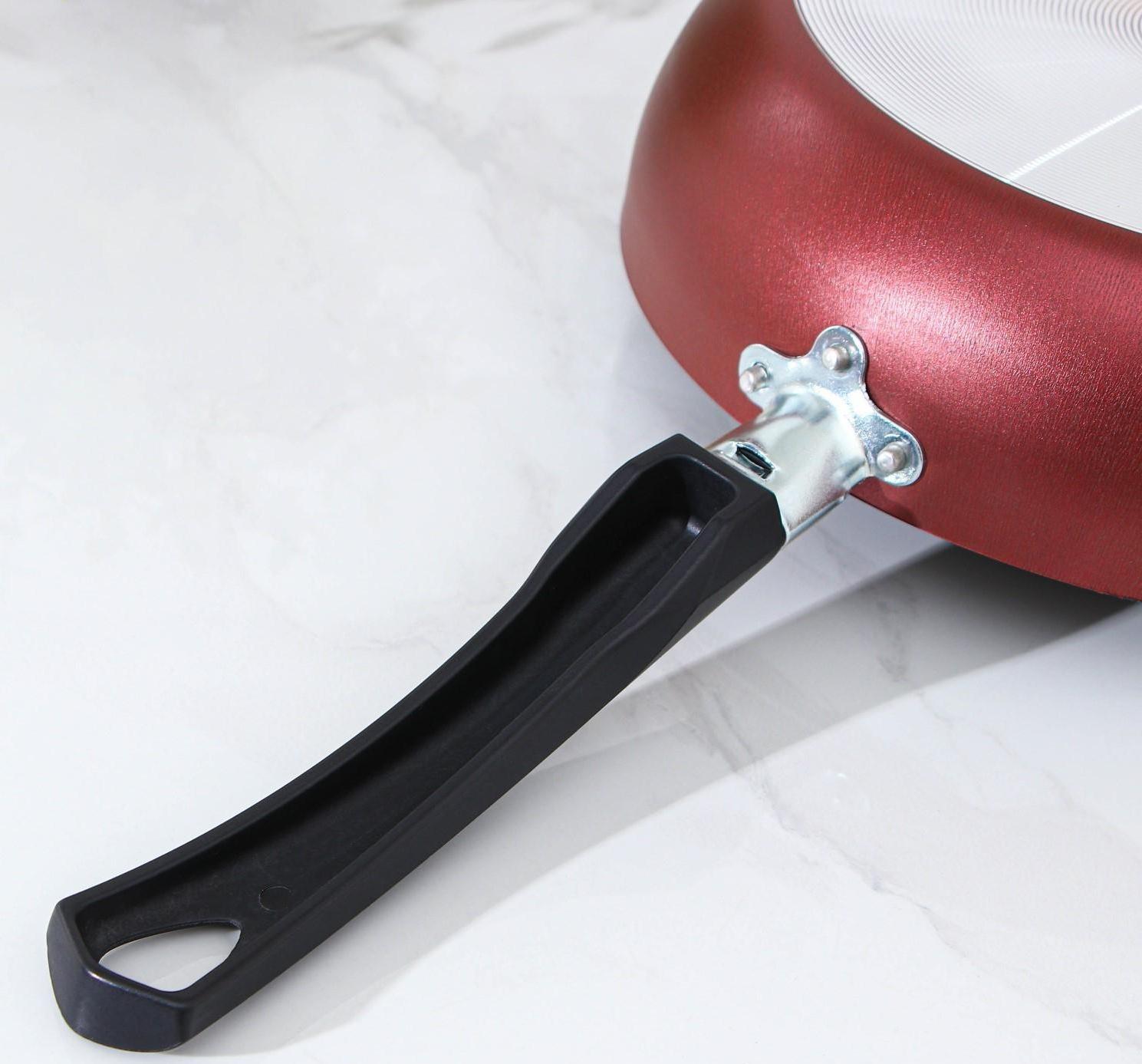 Сковорода Promo, d=24 см, пластиковая ручка, антипригарное покрытие, цвет бордовый