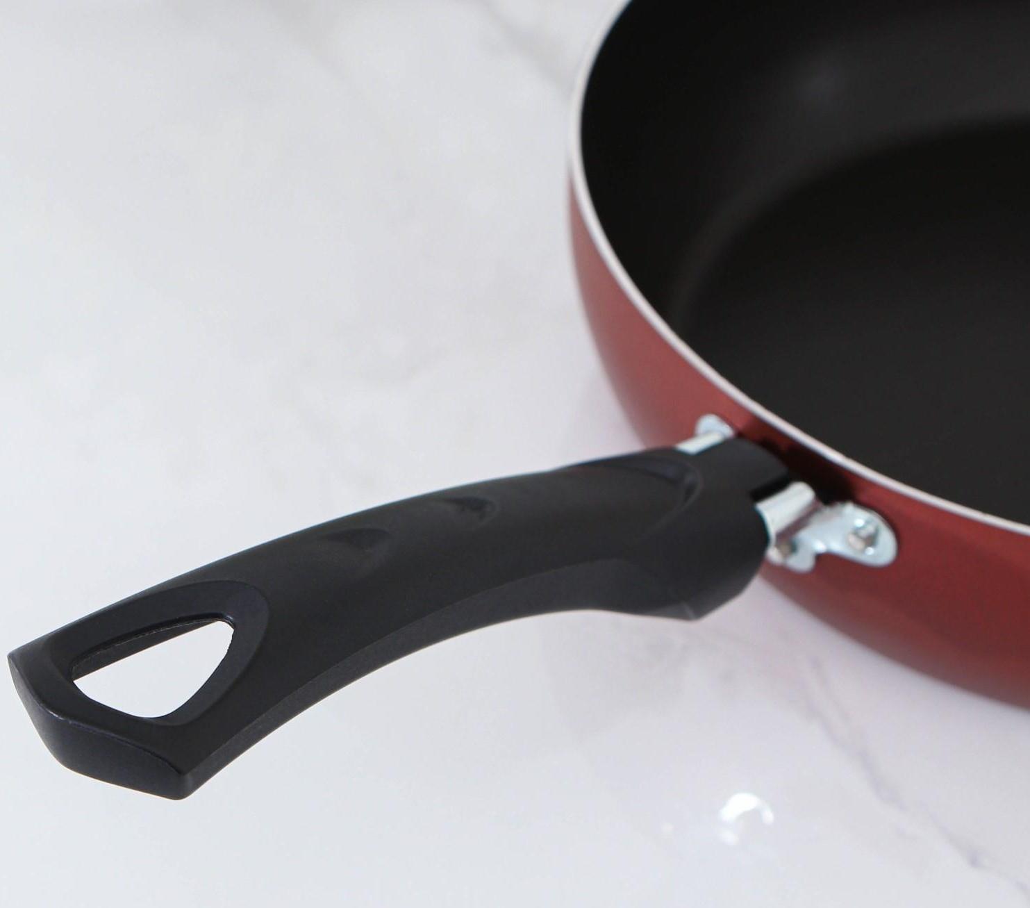 Сковорода Promo, d=24 см, пластиковая ручка, антипригарное покрытие, цвет бордовый