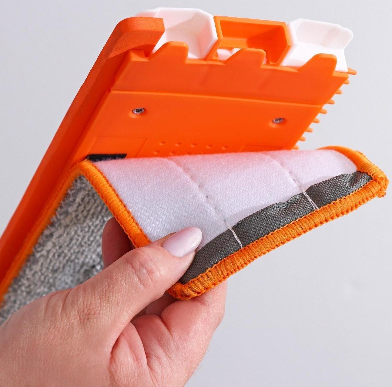 Швабра с отжимом, водосгоном и щёткой Raccoon, 2 насадки из микрофибры 50×11 см, стальная ручка 141 см