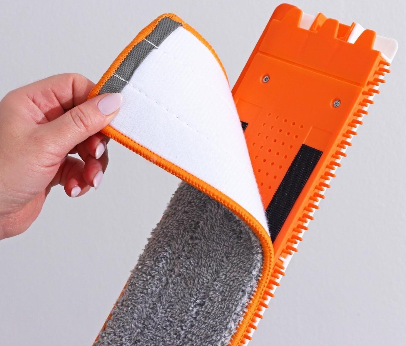 Швабра с отжимом, водосгоном и щёткой Raccoon, 2 насадки из микрофибры 50×11 см, стальная ручка 141 см