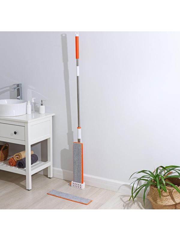 Швабра с отжимом, водосгоном и щёткой Raccoon, 2 насадки из микрофибры 50×11 см, стальная ручка 141 см