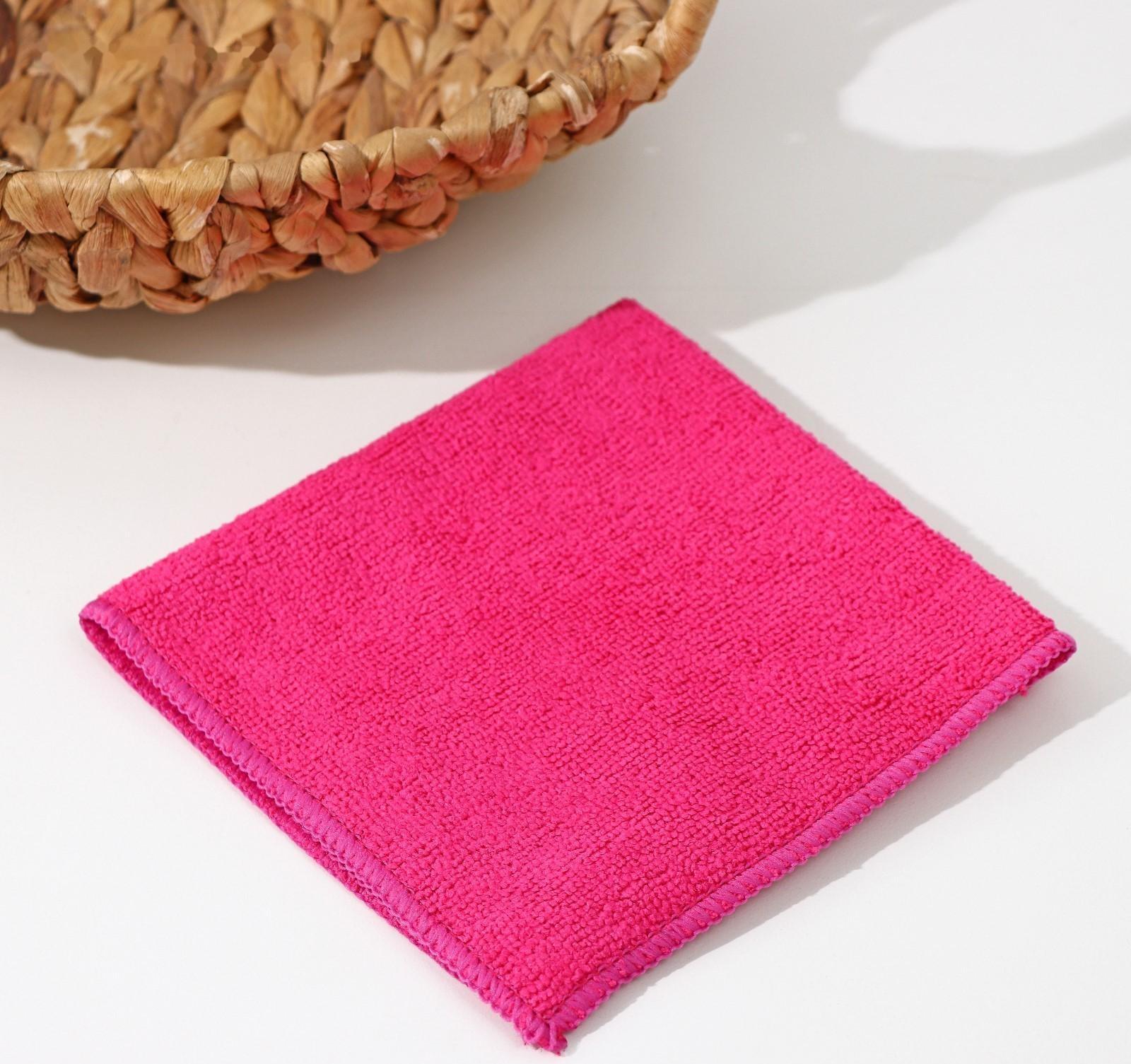 Салфетка универсальная Доляна, 220 гр, 30×30 см, микрофибра, c оверлоком