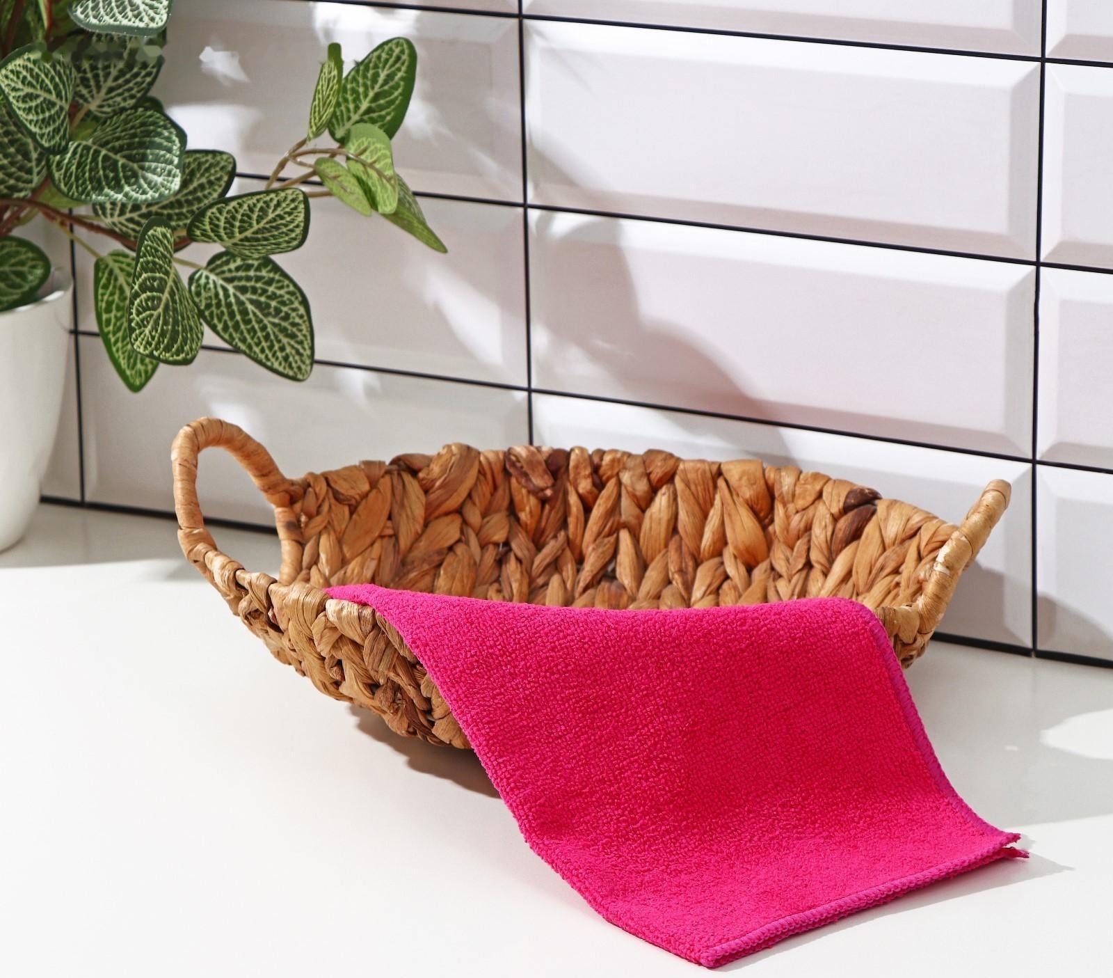 Салфетка универсальная Доляна, 220 гр, 30×30 см, микрофибра, c оверлоком