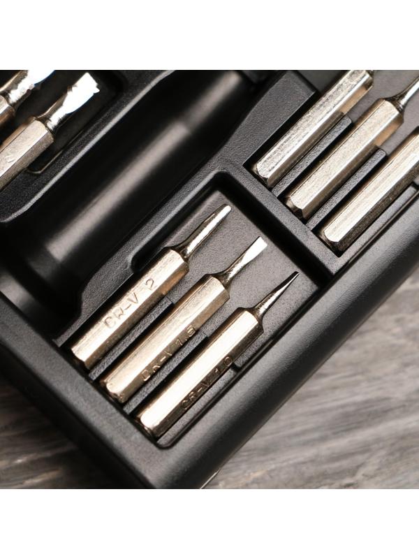 Набор отверток в фляге «Хочешь жить», универсальный, 18 предметов