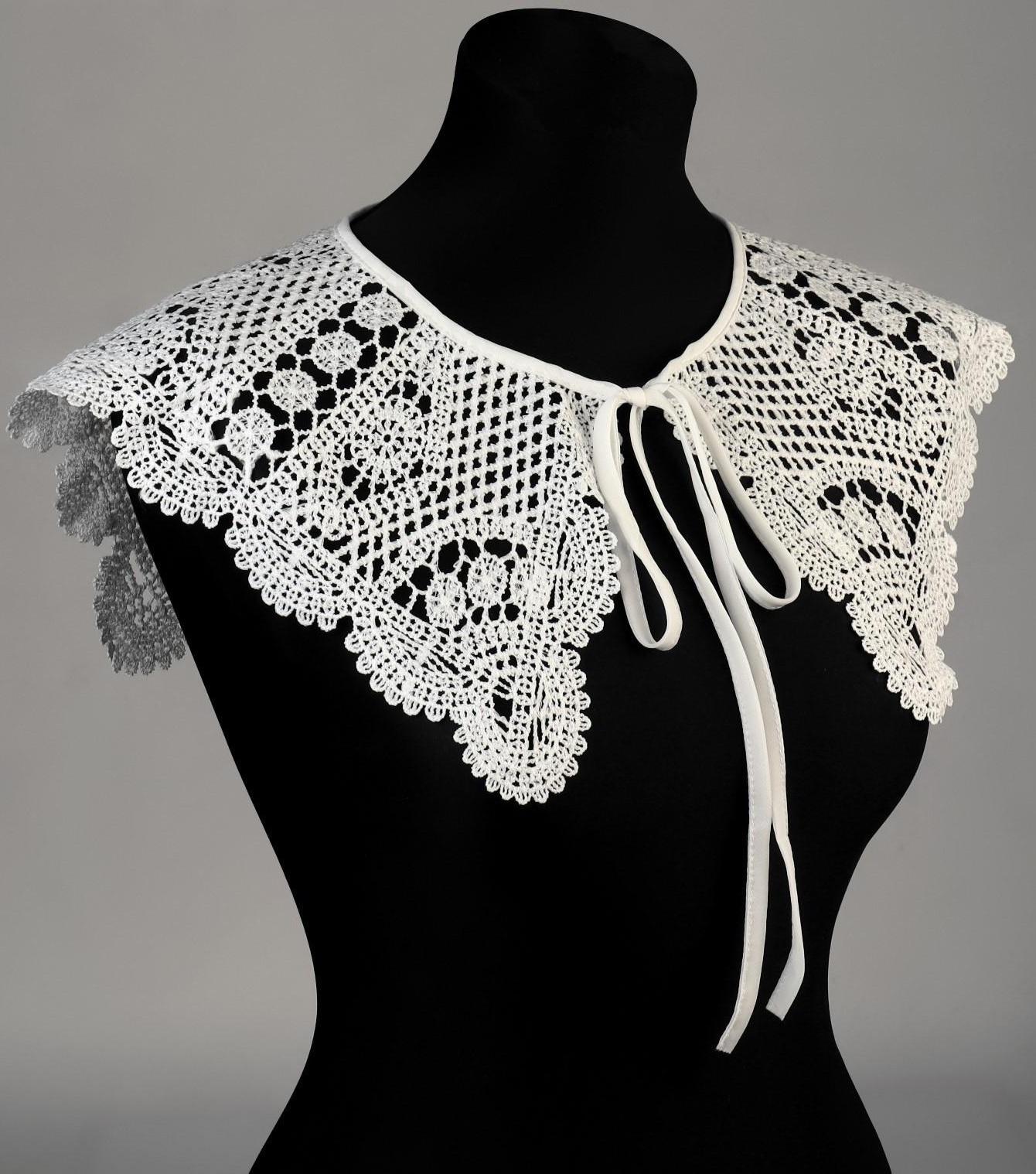 Воротник кружевной, 46 × 44 см, цвет белый